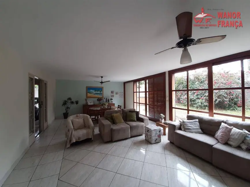 Foto 1 de Casa com 3 quartos à venda e para alugar, 632m2 em Nova Guará, Guaratingueta - SP