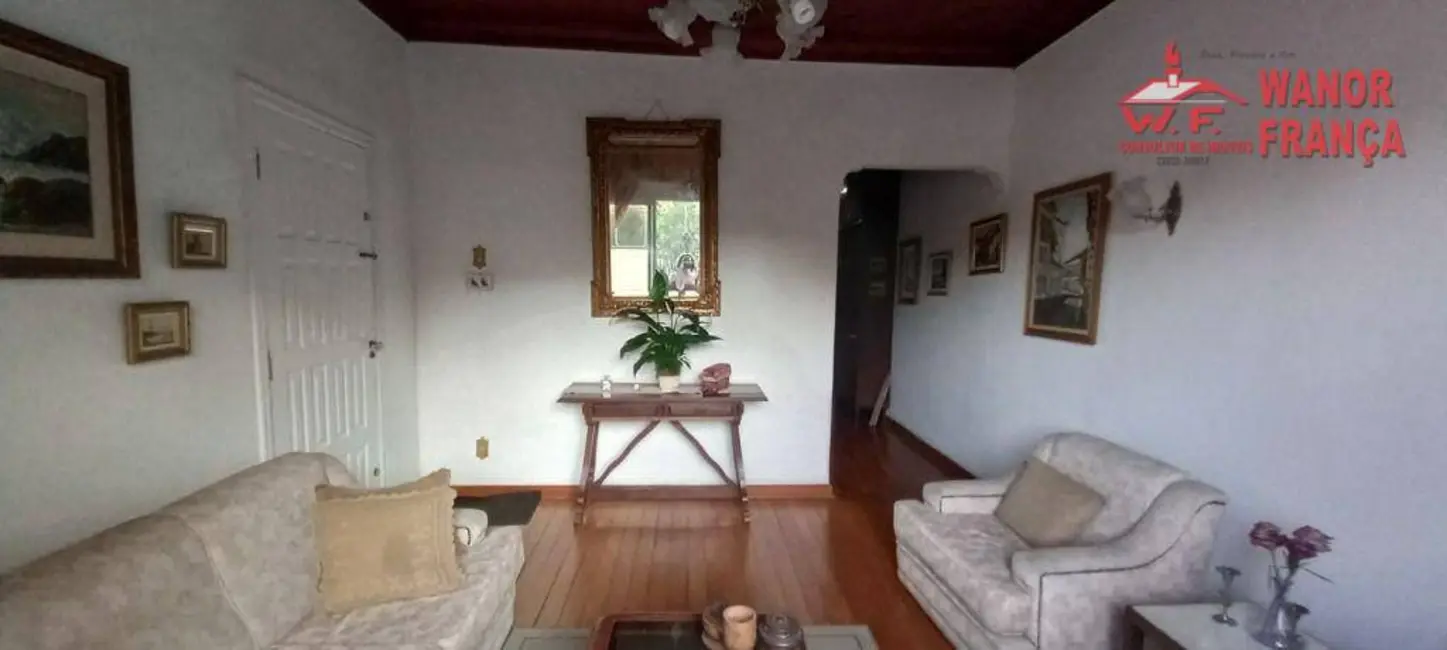 Foto 2 de Casa com 3 quartos à venda, 204m2 em Centro, Guaratingueta - SP