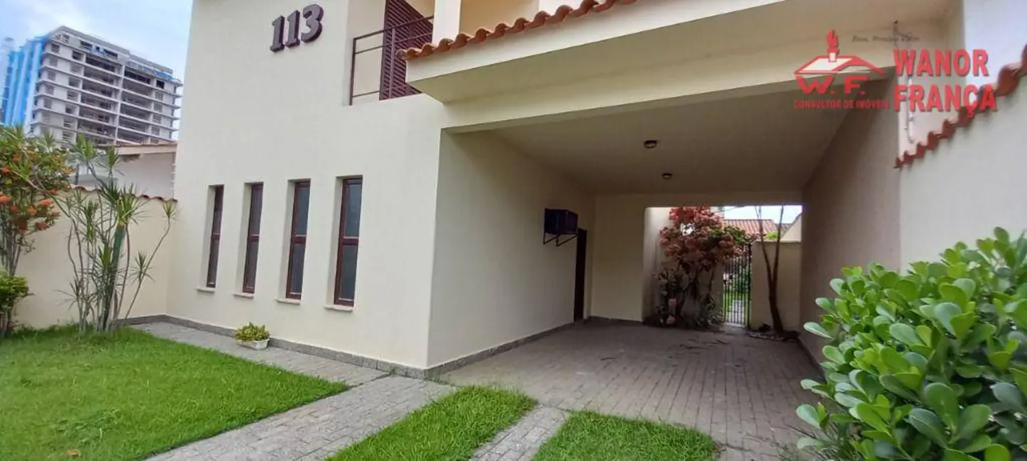 Foto 1 de Casa com 4 quartos à venda, 327m2 em Vila Paraíba, Guaratingueta - SP