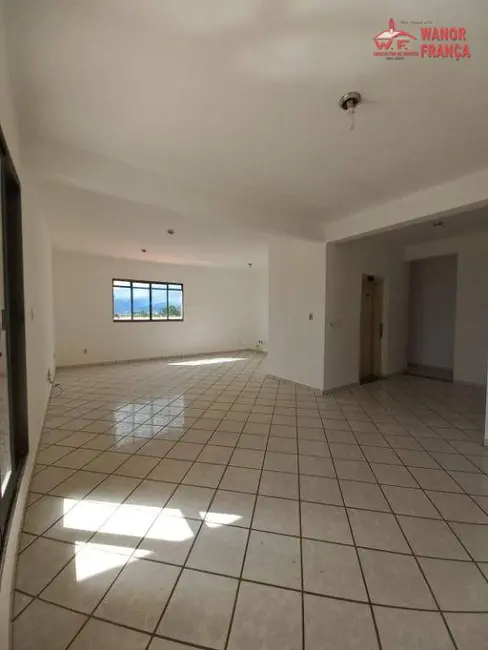 Foto 1 de Apartamento com 3 quartos para alugar, 200m2 em Jardim Coelho Neto, Guaratingueta - SP