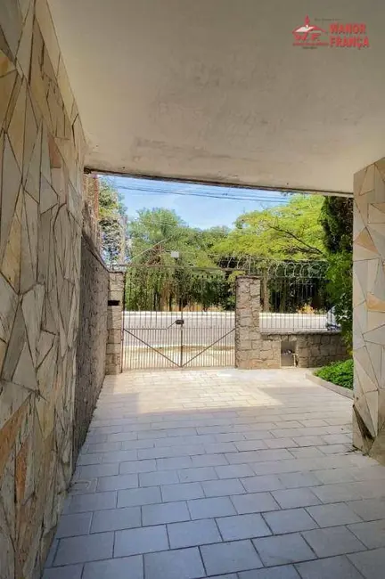 Foto 1 de Casa com 4 quartos à venda e para alugar, 600m2 em Vila Paraíba, Guaratingueta - SP