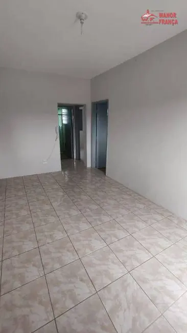Foto 1 de Apartamento com 2 quartos para alugar, 100m2 em São Benedito, Guaratingueta - SP