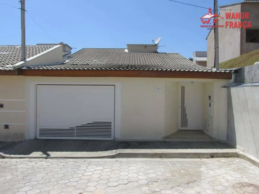 Foto 1 de Casa com 3 quartos para alugar, 150m2 em Jardim Aeroporto, Guaratingueta - SP