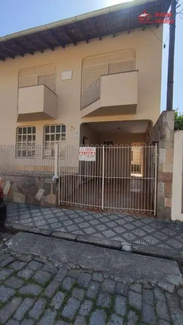 Foto 1 de Casa com 3 quartos para alugar, 145m2 em Vila Alves, Guaratingueta - SP
