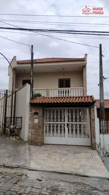 Foto 1 de Casa com 3 quartos para alugar, 250m2 em Pedregulho, Guaratingueta - SP