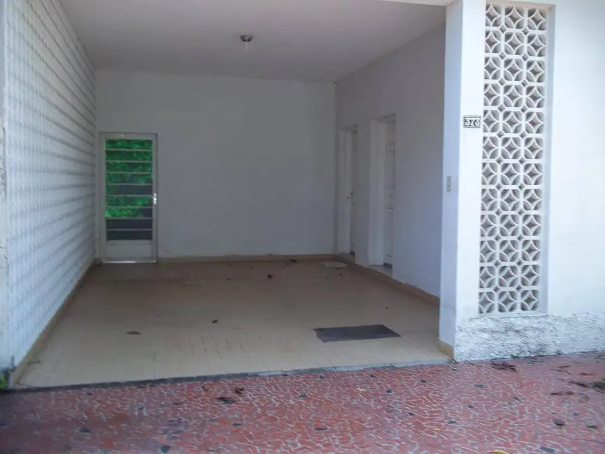 Foto 1 de Casa com 4 quartos à venda, 300m2 em Vila Comendador Rodrigues Alves, Guaratingueta - SP