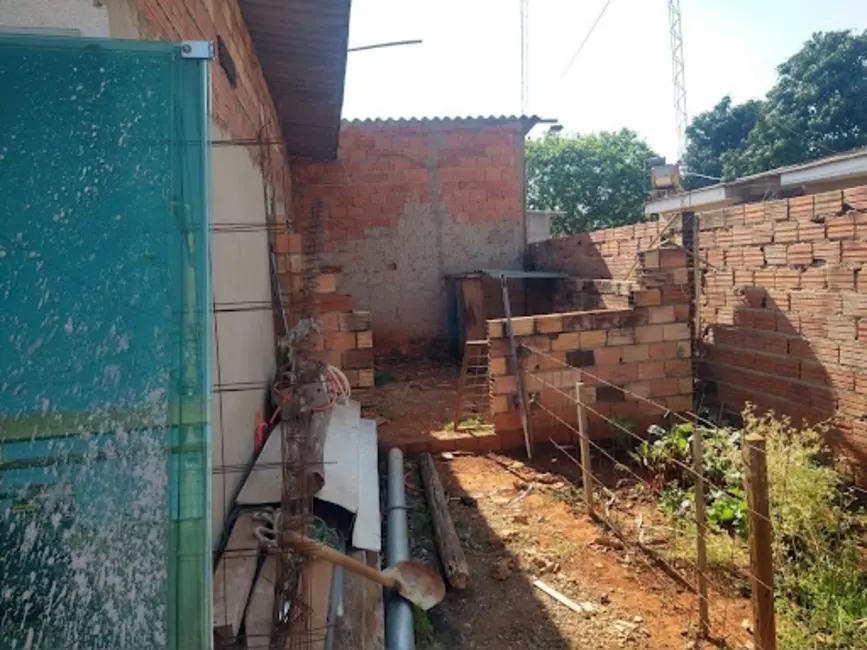 Foto 2 de Casa com 2 quartos à venda e para alugar em Ipero - SP