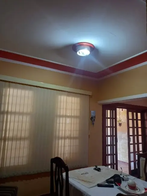 Casa com 2 quartos à venda em Jardim Santa Marina, Sorocaba - SP - imagem 3 Foto 3 de Casa com 2 quartos à venda em Jardim Santa Marina, Sorocaba - SP