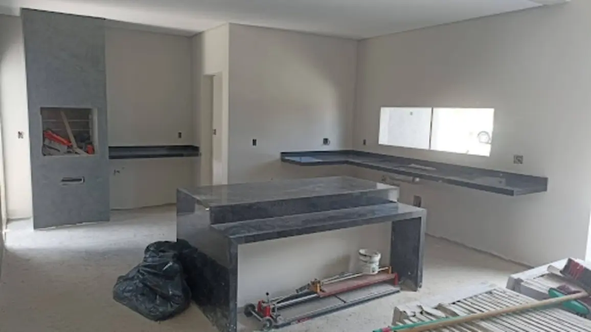 Casa de Condomínio com 3 quartos à venda em Wanel Ville, Sorocaba - SP - imagem 3 Foto 3 de Casa de Condomínio com 3 quartos à venda em Wanel Ville, Sorocaba - SP