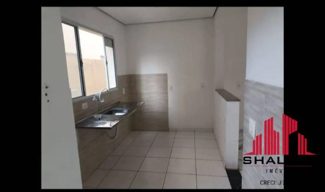 Casa com 2 quartos para alugar em Lopes de Oliveira, Sorocaba - SP - imagem 3 Foto 3 de Casa com 2 quartos para alugar em Lopes de Oliveira, Sorocaba - SP