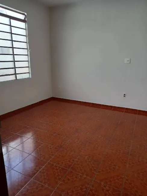 Casa com 2 quartos à venda, 175m2 em Vila Lucy, Sorocaba - SP - imagem 3 Foto 3 de Casa com 2 quartos à venda, 175m2 em Vila Lucy, Sorocaba - SP