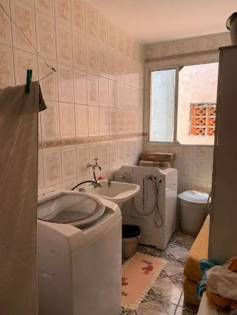 Sobrado com 3 quartos à venda em Jardim Santa Lúcia, Sorocaba - SP - imagem 5 Foto 5 de Sobrado com 3 quartos à venda em Jardim Santa Lúcia, Sorocaba - SP
