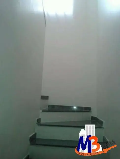 Sobrado com 3 quartos à venda, 150m2 em Chácara Agrindus, Taboao Da Serra - SP - imagem 4 Foto 4 de Sobrado com 3 quartos à venda, 150m2 em Chácara Agrindus, Taboao Da Serra - SP