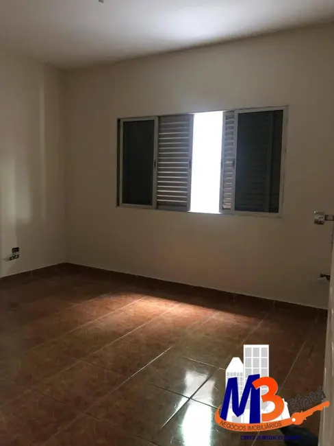 Casa com 2 quartos à venda, 181m2 em Veloso, Osasco - SP - imagem 8 Foto 8 de Casa com 2 quartos à venda, 181m2 em Veloso, Osasco - SP