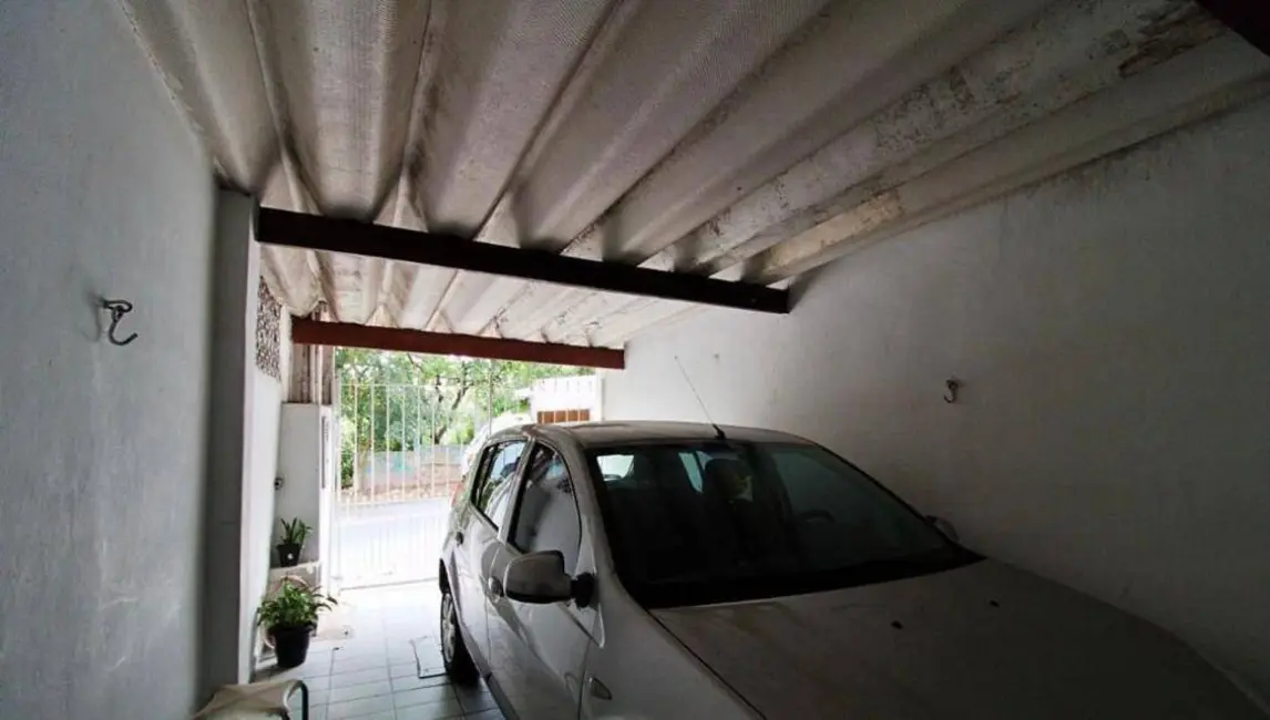 Foto 2 de Sobrado com 2 quartos à venda, 130m2 em Jardim Henriqueta, Taboao Da Serra - SP