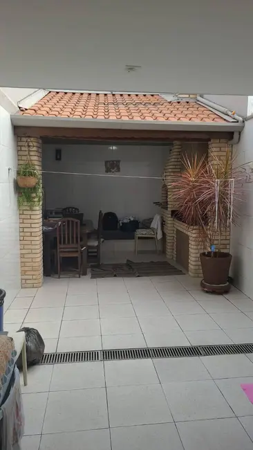 Sobrado com 2 quartos para alugar, 125m2 em Jardim Jussara, São Paulo - SP - imagem 2 Foto 2 de Sobrado com 2 quartos para alugar, 125m2 em Jardim Jussara, São Paulo - SP