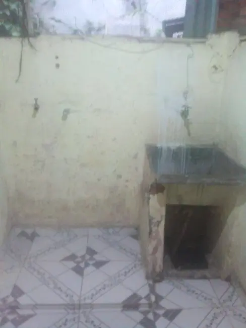 Casa com 1 quarto para alugar em Jardim Maria Rosa, Taboao Da Serra - SP - imagem 4 Foto 4 de Casa com 1 quarto para alugar em Jardim Maria Rosa, Taboao Da Serra - SP