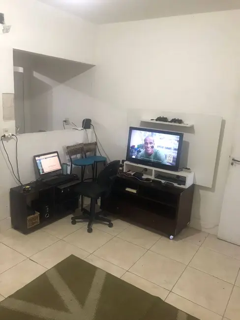 Casa com 1 quarto para alugar, 60m2 em Jardim Monte Alegre, Taboao Da Serra - SP - imagem 3 Foto 3 de Casa com 1 quarto para alugar, 60m2 em Jardim Monte Alegre, Taboao Da Serra - SP