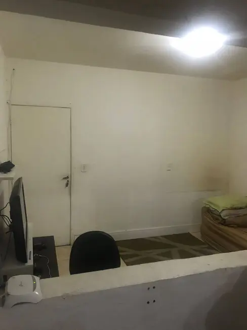 Casa com 1 quarto para alugar, 60m2 em Jardim Monte Alegre, Taboao Da Serra - SP - imagem 7 Foto 7 de Casa com 1 quarto para alugar, 60m2 em Jardim Monte Alegre, Taboao Da Serra - SP