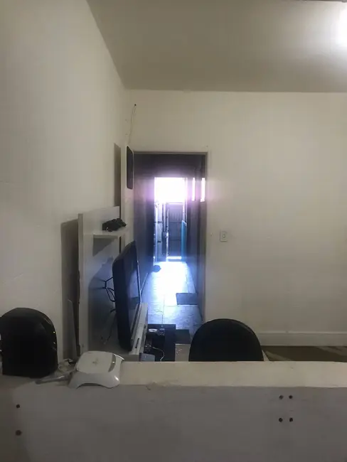 Casa com 1 quarto para alugar, 60m2 em Jardim Monte Alegre, Taboao Da Serra - SP - imagem 4 Foto 4 de Casa com 1 quarto para alugar, 60m2 em Jardim Monte Alegre, Taboao Da Serra - SP