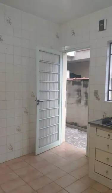 Foto 3 de Sobrado com 4 quartos à venda em Parque Industrial das Oliveiras, Taboao Da Serra - SP