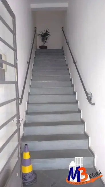 Sala Comercial para alugar em Jardim Maria Rosa, Taboao Da Serra - SP - imagem 4 Foto 4 de Sala Comercial para alugar em Jardim Maria Rosa, Taboao Da Serra - SP