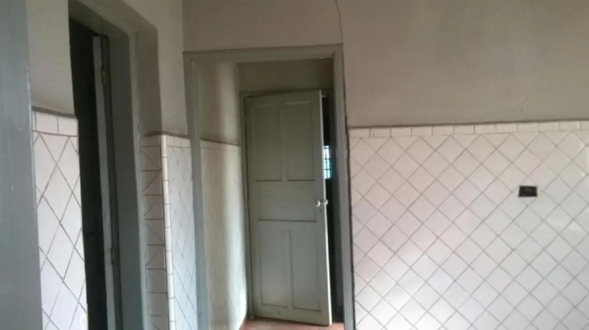 Foto 2 de Casa com 2 quartos para alugar, 250m2 em Vila Pirajussara, São Paulo - SP