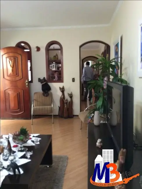 Sobrado com 3 quartos à venda, 250m2 em Jardim América, Taboao Da Serra - SP - imagem 5 Foto 5 de Sobrado com 3 quartos à venda, 250m2 em Jardim América, Taboao Da Serra - SP