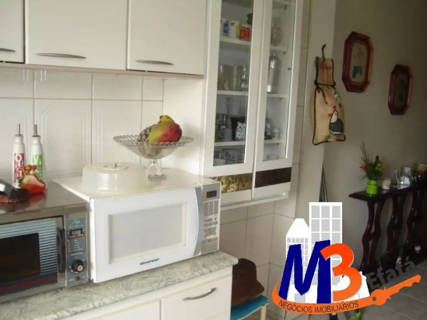 Sobrado com 3 quartos à venda, 250m2 em Cidade dos Bandeirantes, São Paulo - SP - imagem 6 Foto 6 de Sobrado com 3 quartos à venda, 250m2 em Cidade dos Bandeirantes, São Paulo - SP