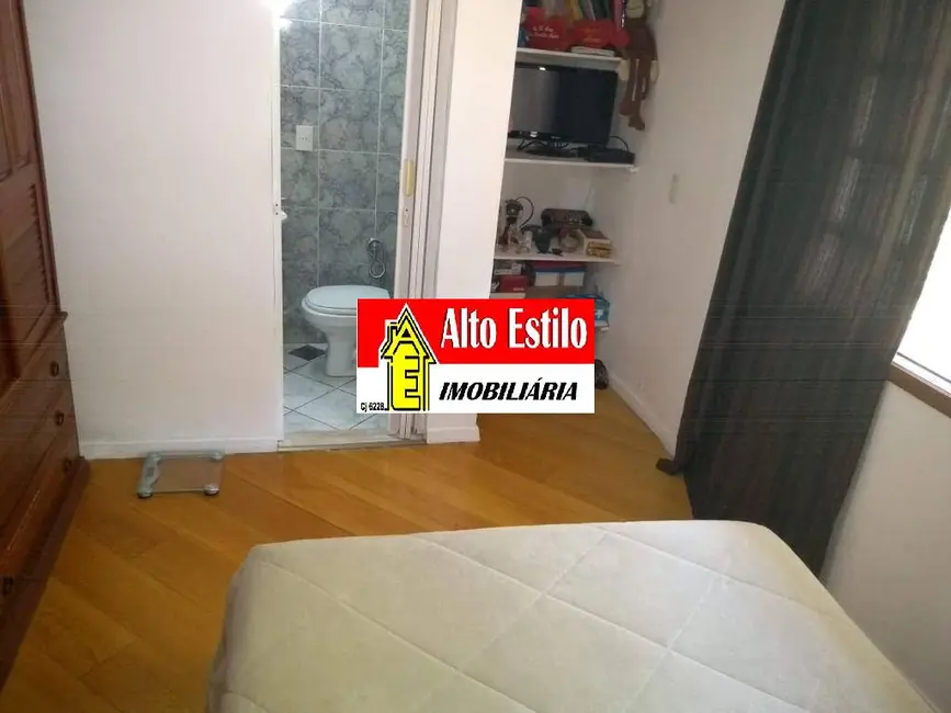 Casa com 4 quartos à venda, 639m2 em Vila Valqueire, Rio De Janeiro - RJ - imagem 6 Foto 6 de Casa com 4 quartos à venda, 639m2 em Vila Valqueire, Rio De Janeiro - RJ