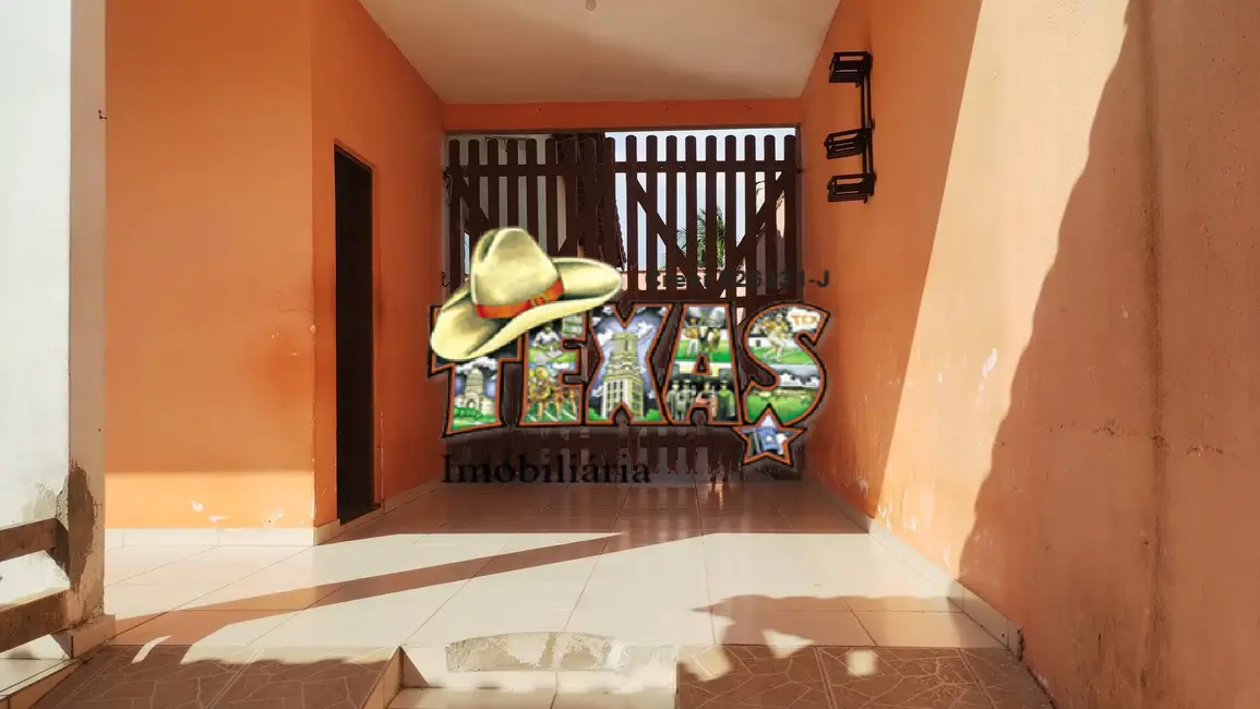 Foto 4 de Casa com 3 quartos à venda, 250m2 em Itanhaem - SP