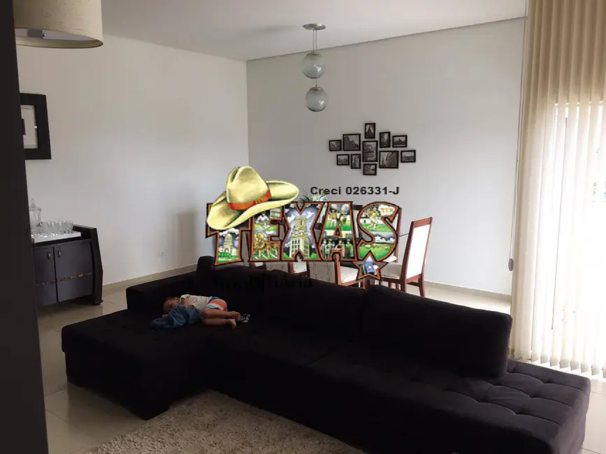 Foto 3 de Casa com 4 quartos à venda, 330m2 em Centro, Tres Coracoes - MG