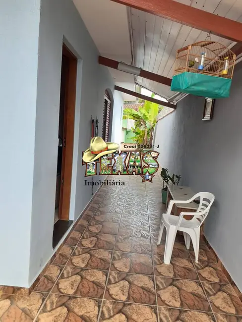 Casa com 3 quartos à venda, 120m2 em Peruibe - SP - imagem 4 Foto 4 de Casa com 3 quartos à venda, 120m2 em Peruibe - SP
