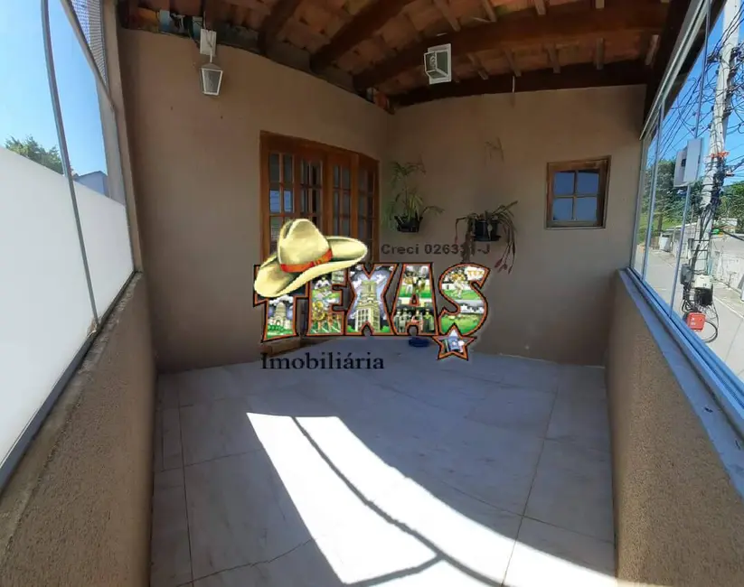 Sobrado com 2 quartos à venda, 100m2 em Jardim Pedra Mar, Jacarei - SP - imagem 4 Foto 4 de Sobrado com 2 quartos à venda, 100m2 em Jardim Pedra Mar, Jacarei - SP