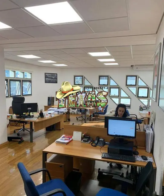 Sobrado com 2 quartos para alugar, 600m2 em Vila Esperança, São Paulo - SP - imagem 3 Foto 3 de Sobrado com 2 quartos para alugar, 600m2 em Vila Esperança, São Paulo - SP