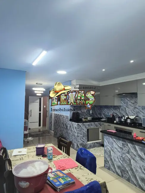 Sobrado com 6 quartos à venda, 187m2 em Parque Guarani, São Paulo - SP - imagem 9 Foto 9 de Sobrado com 6 quartos à venda, 187m2 em Parque Guarani, São Paulo - SP