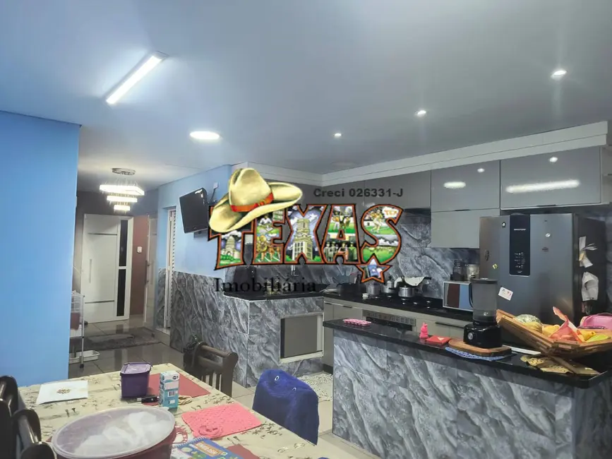 Sobrado com 6 quartos à venda, 187m2 em Parque Guarani, São Paulo - SP - imagem 1 Foto 1 de Sobrado com 6 quartos à venda, 187m2 em Parque Guarani, São Paulo - SP