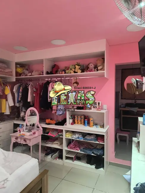 Sobrado com 6 quartos à venda, 187m2 em Parque Guarani, São Paulo - SP - imagem 5 Foto 5 de Sobrado com 6 quartos à venda, 187m2 em Parque Guarani, São Paulo - SP