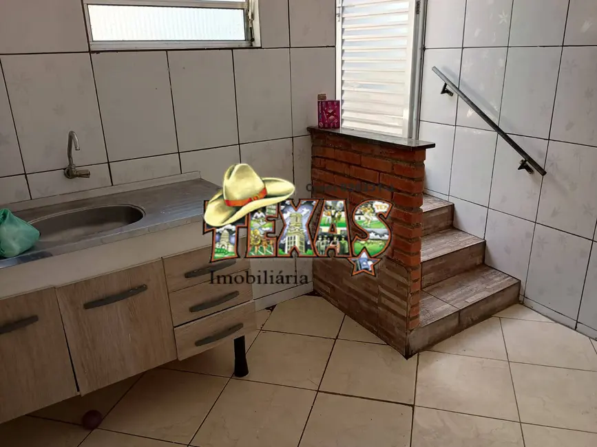 Foto 2 de Casa com 3 quartos à venda em Vila Carmosina, São Paulo - SP