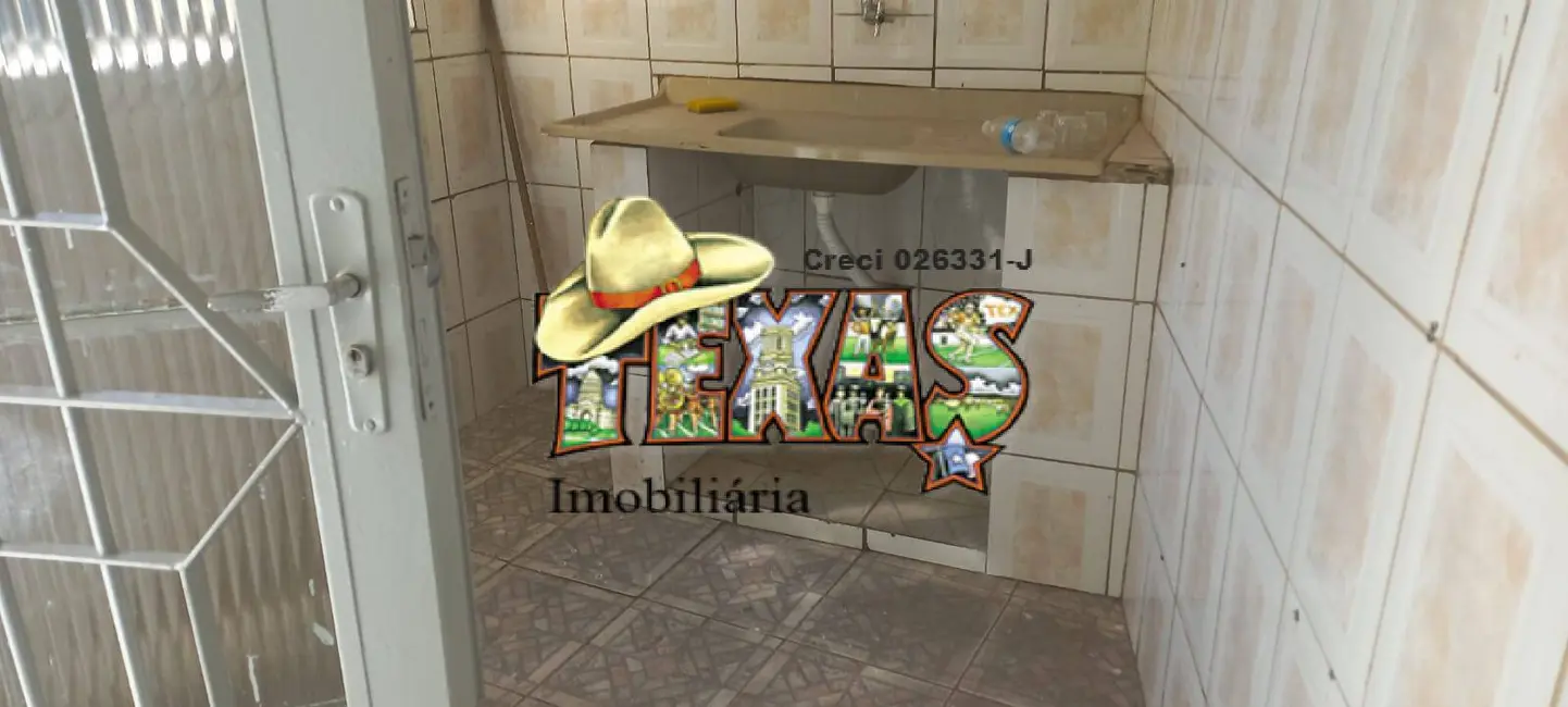 Foto 3 de Casa com 2 quartos para alugar, 70m2 em Jardim Itapemirim, São Paulo - SP