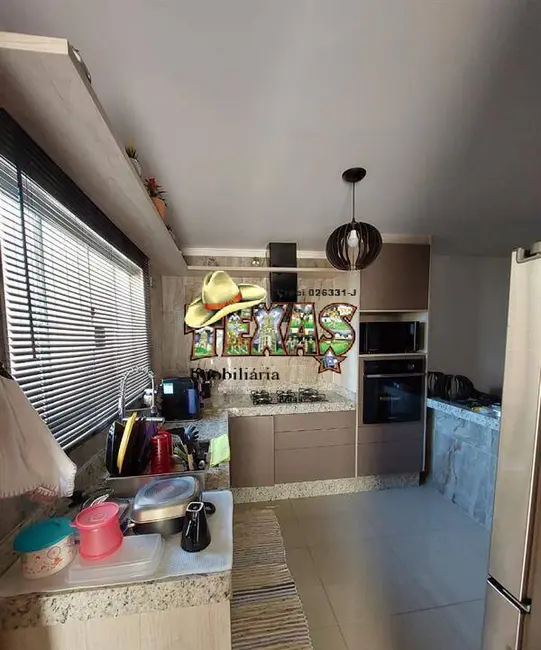 Foto 1 de Casa com 2 quartos à venda, 175m2 em Nova Cerejeira, Atibaia - SP