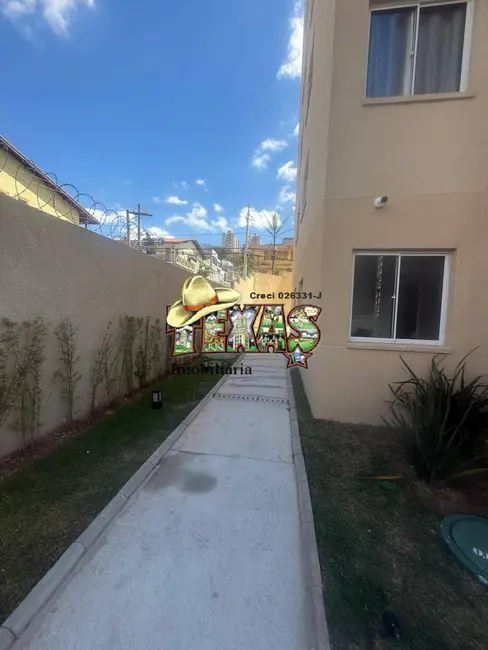 Foto 3 de Apartamento com 2 quartos para alugar, 32m2 em Vila Carmosina, São Paulo - SP