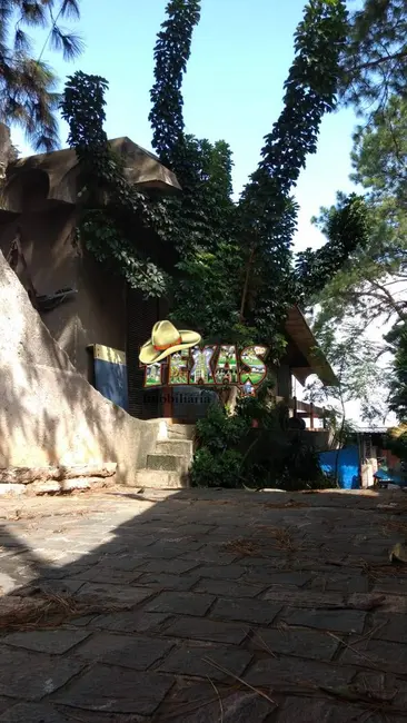 Casa com 7 quartos para alugar, 1600m2 em Vila Carmosina, São Paulo - SP - imagem 3 Foto 3 de Casa com 7 quartos para alugar, 1600m2 em Vila Carmosina, São Paulo - SP