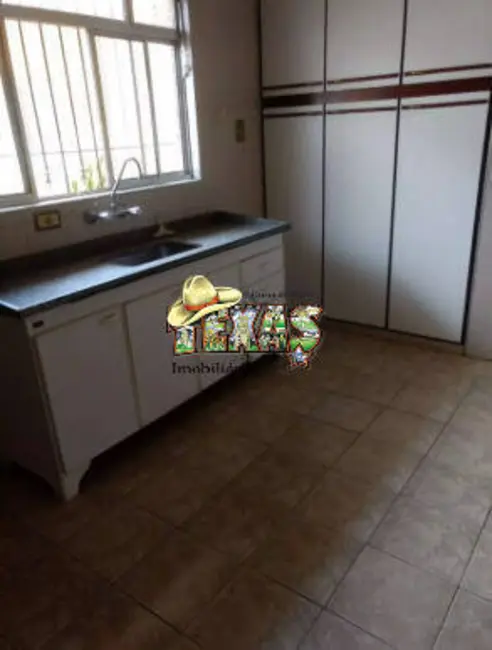 Sobrado com 6 quartos para alugar, 250m2 em Jardim Estela, Poa - SP - imagem 9 Foto 9 de Sobrado com 6 quartos para alugar, 250m2 em Jardim Estela, Poa - SP