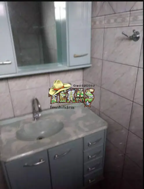 Sobrado com 6 quartos para alugar, 250m2 em Jardim Estela, Poa - SP - imagem 6 Foto 6 de Sobrado com 6 quartos para alugar, 250m2 em Jardim Estela, Poa - SP