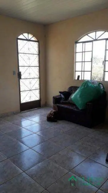 Fazenda / Haras com 3 quartos à venda, 120m2 em Oliveira - MG - imagem 7 Foto 7 de Fazenda / Haras com 3 quartos à venda, 120m2 em Oliveira - MG