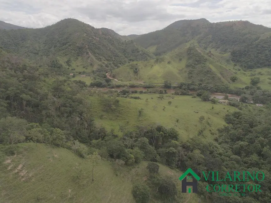 Foto 1 de Fazenda / Haras com 3 quartos à venda, 250m2 em Ferros - MG