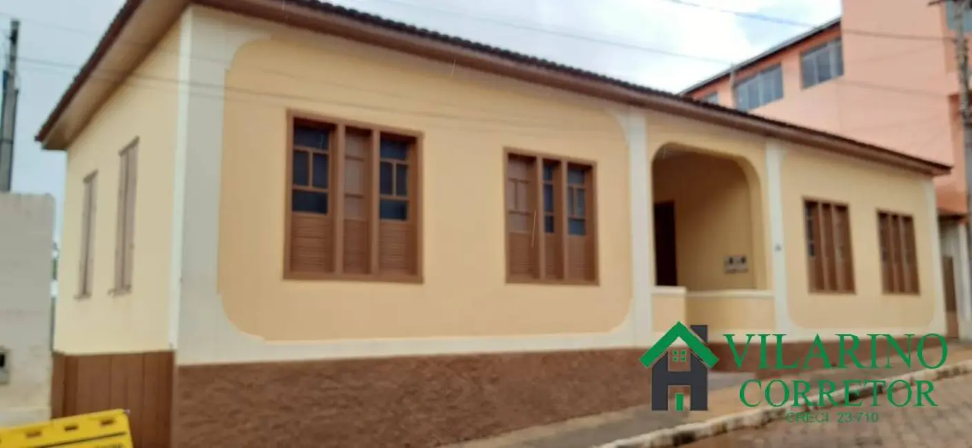 Foto 1 de Casa com 7 quartos à venda, 811m2 em Centro, Pecanha - MG