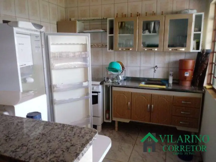 Foto 4 de Casa com 7 quartos à venda, 468m2 em Centro, Pecanha - MG