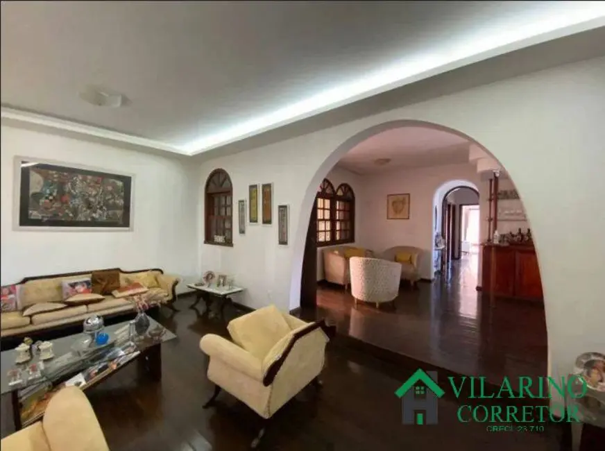 Casa com 4 quartos à venda, 335m2 em Colégio Batista, Belo Horizonte - MG - imagem 8 Foto 8 de Casa com 4 quartos à venda, 335m2 em Colégio Batista, Belo Horizonte - MG